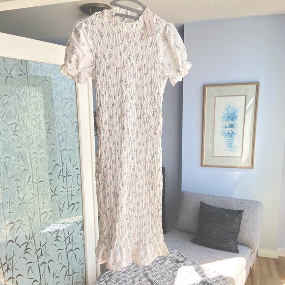 Summer dress - Picture 1 of 4